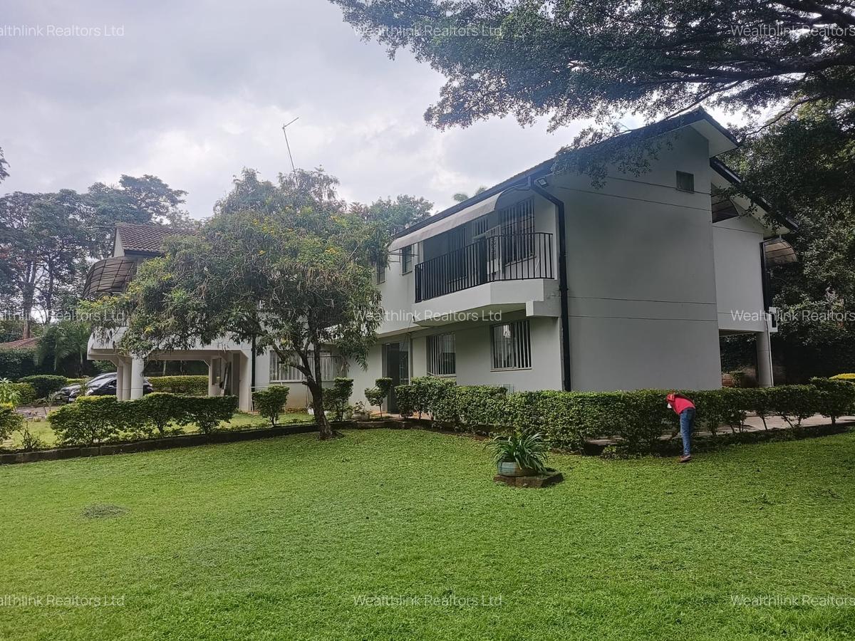 5 Bed House with En Suite at Nyari - 2