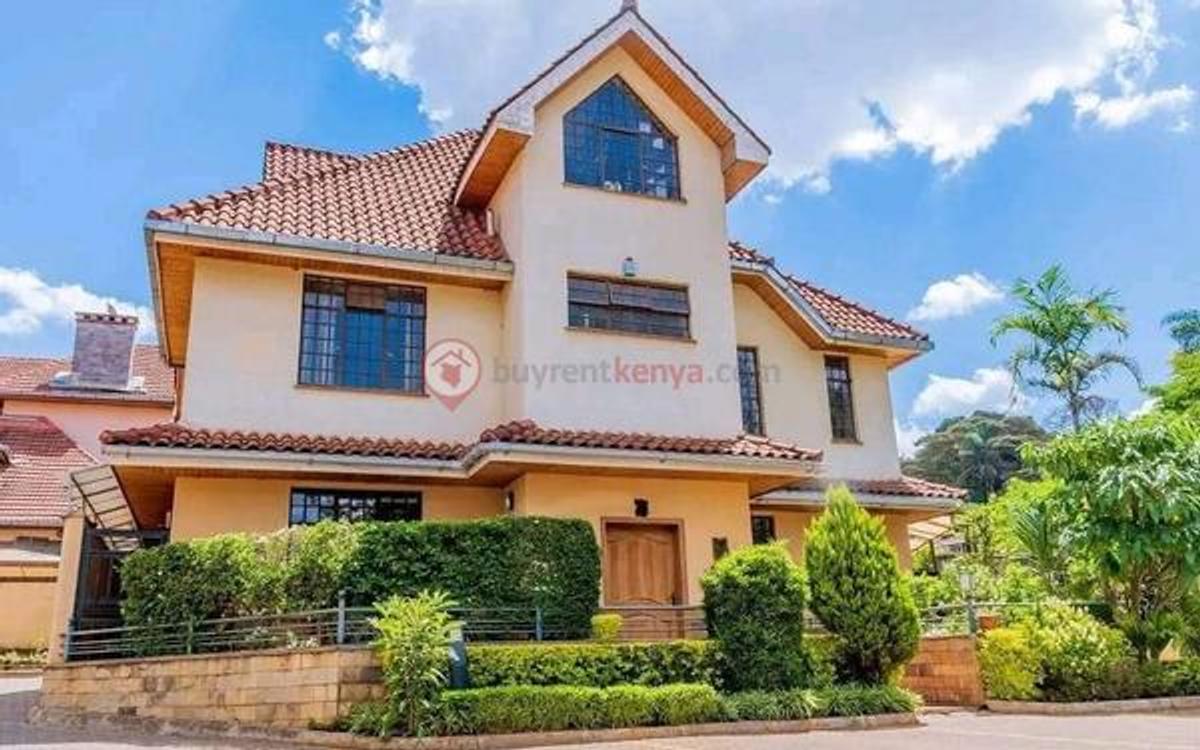 6 Bed Villa with En Suite at Lavington - 1