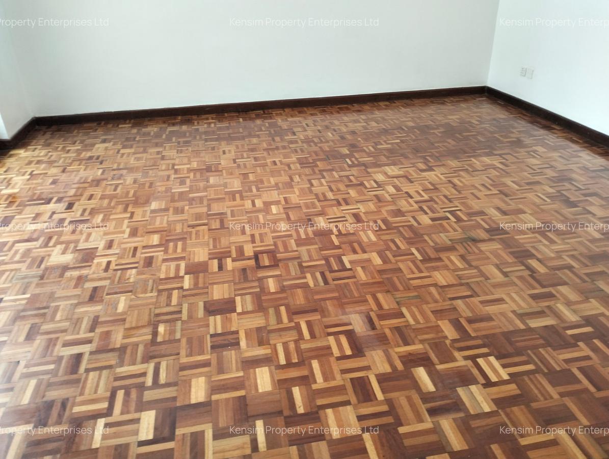 4 Bed Townhouse with En Suite in Lavington - 11