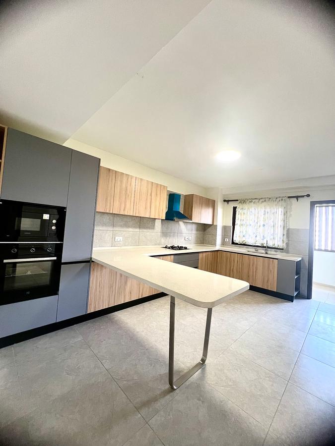 3 bed apartment with en suite at oloitoktok road