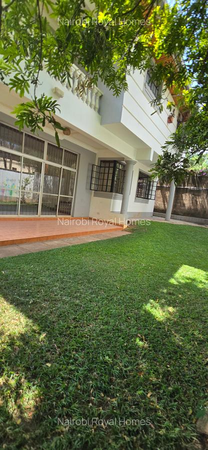 4 Bed Townhouse with En Suite at Lavington Green - 8
