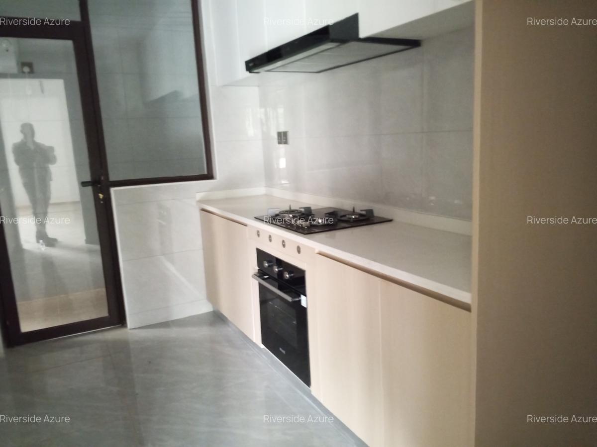 Serviced 2 Bed Apartment with En Suite at Riverside - 2
