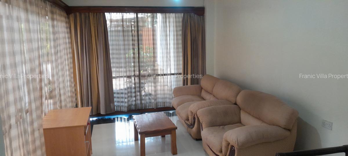 2 Bed House with En Suite at Nyari - 2