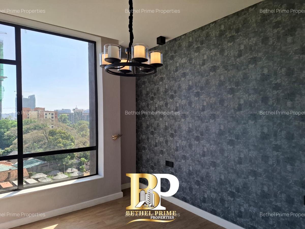 3 Bed Apartment with En Suite in Brookside - 2