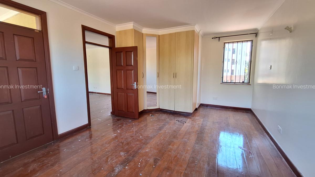 4 Bed Townhouse with En Suite at Brookside Drive. - 8