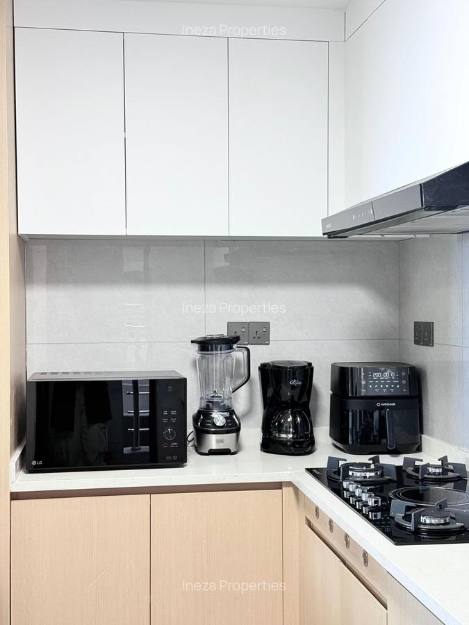 Furnished 3 Bed Apartment with En Suite in Riverside - 6