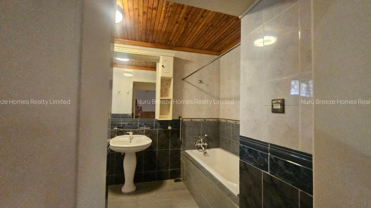 5 Bed House with En Suite in Runda - 19