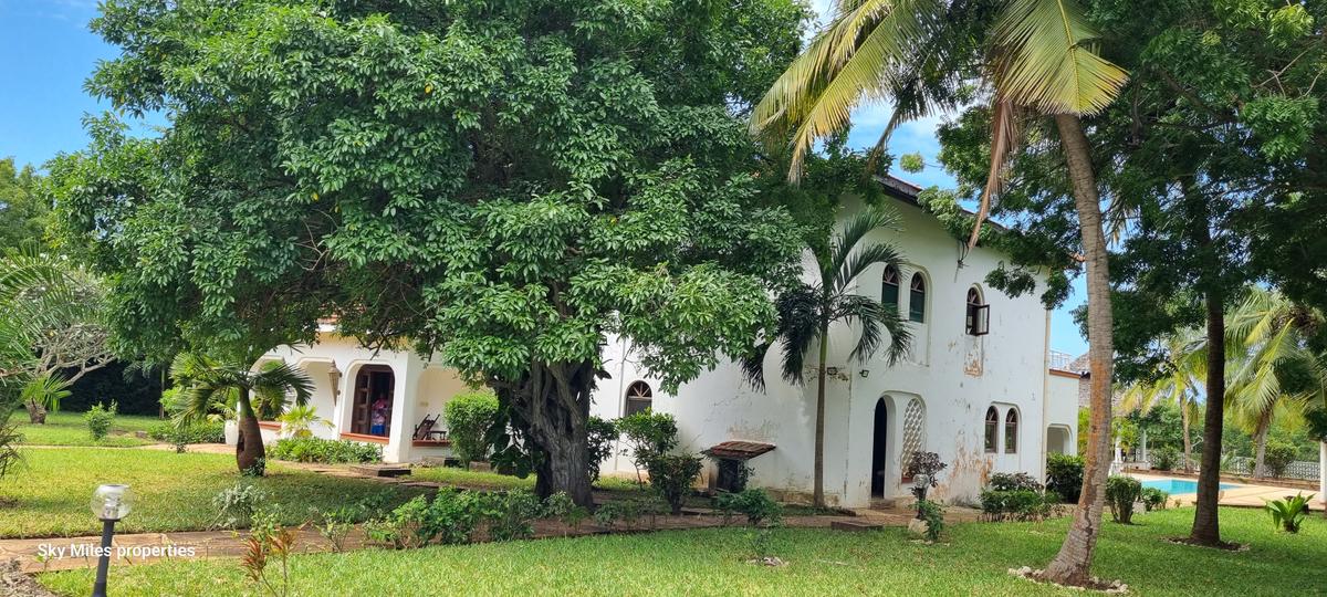 5 Bed House with En Suite at Diani - 6