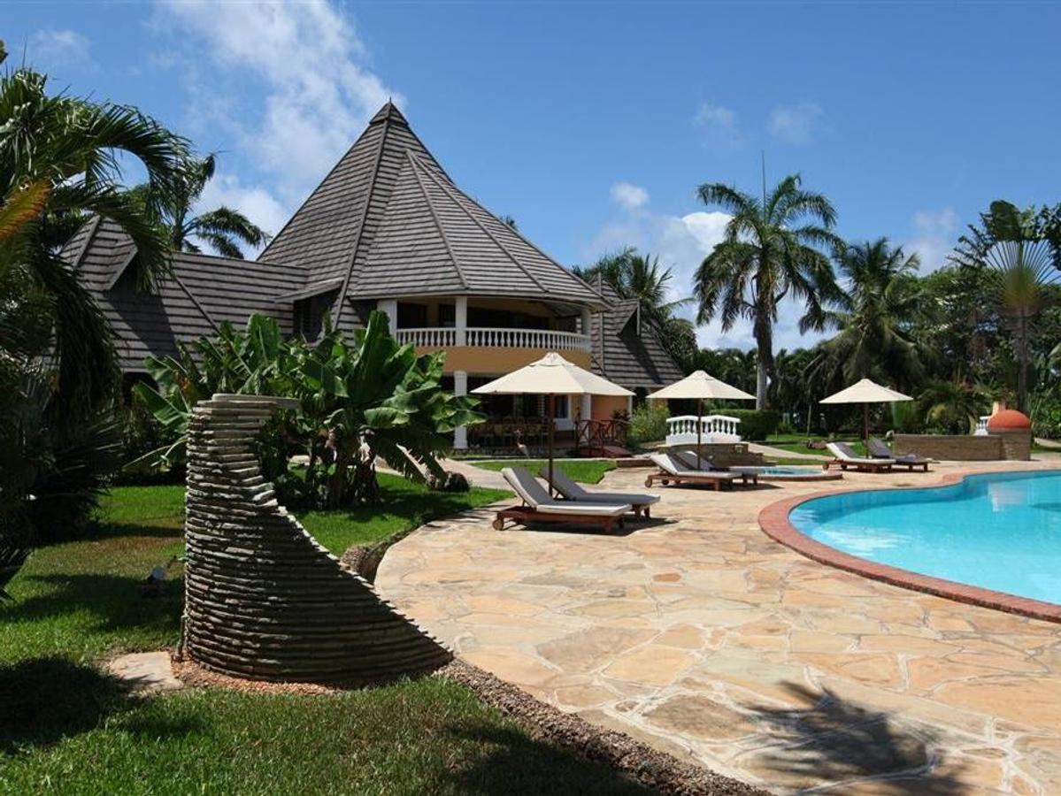 6 Bed House with Swimming Pool in Diani - 12