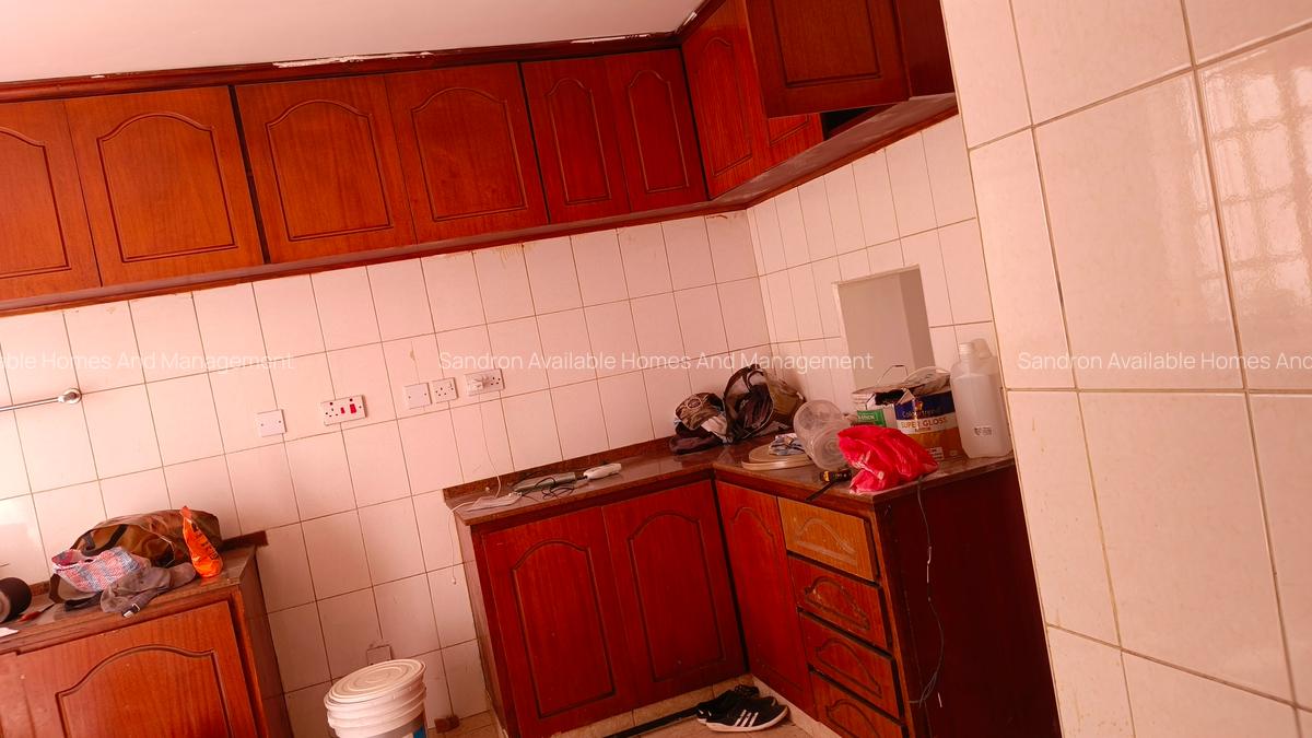 5 Bed Villa with En Suite in Brookside - 8