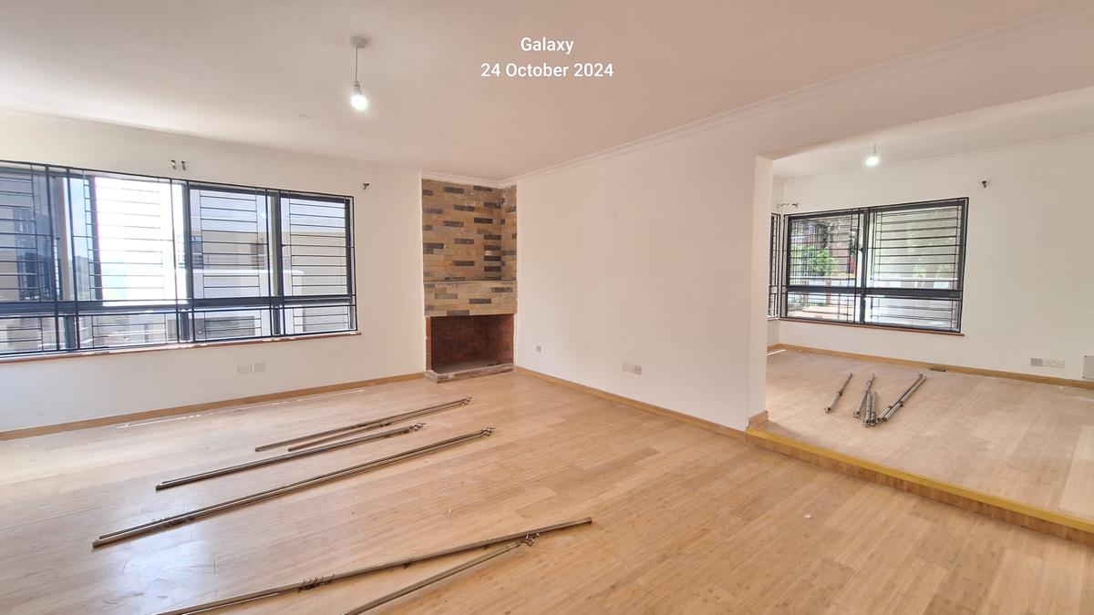 5 Bed Townhouse with En Suite at Lavington. - 4