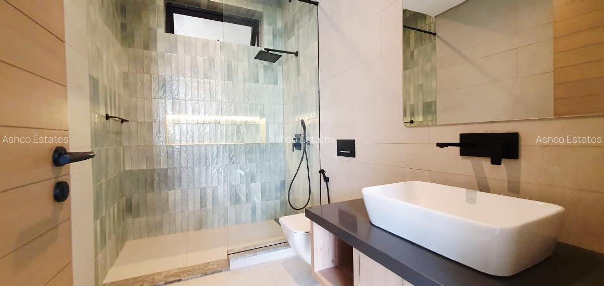 5 Bed Villa with En Suite in Westlands Area - 6