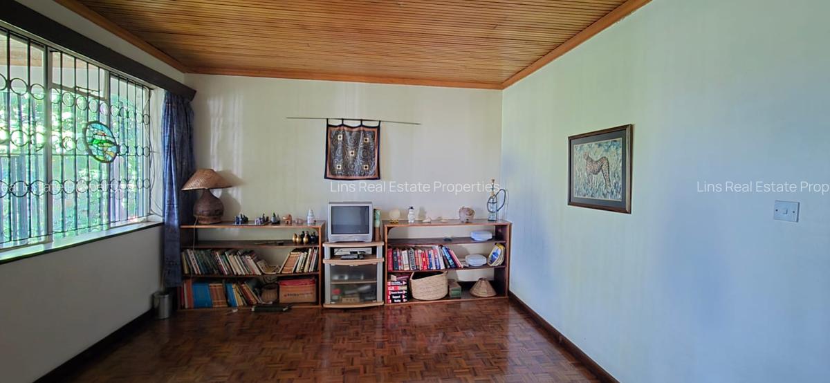 4 Bed House with En Suite in Nyari - 13