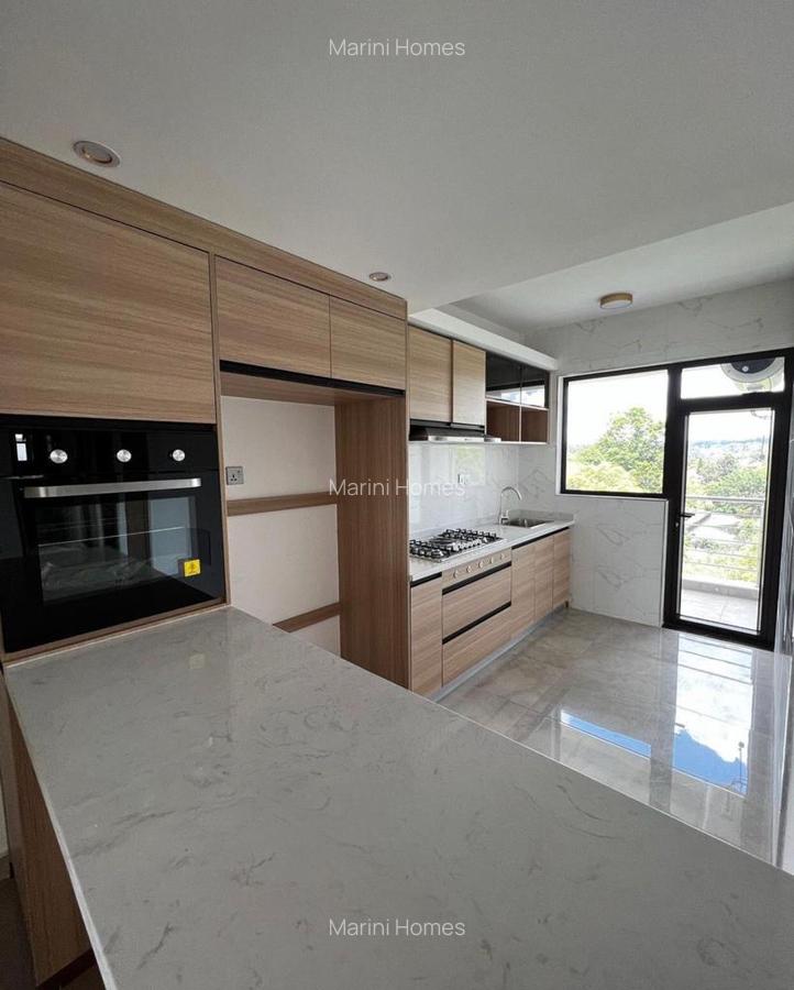 3 Bed Apartment with En Suite in Riverside - 8