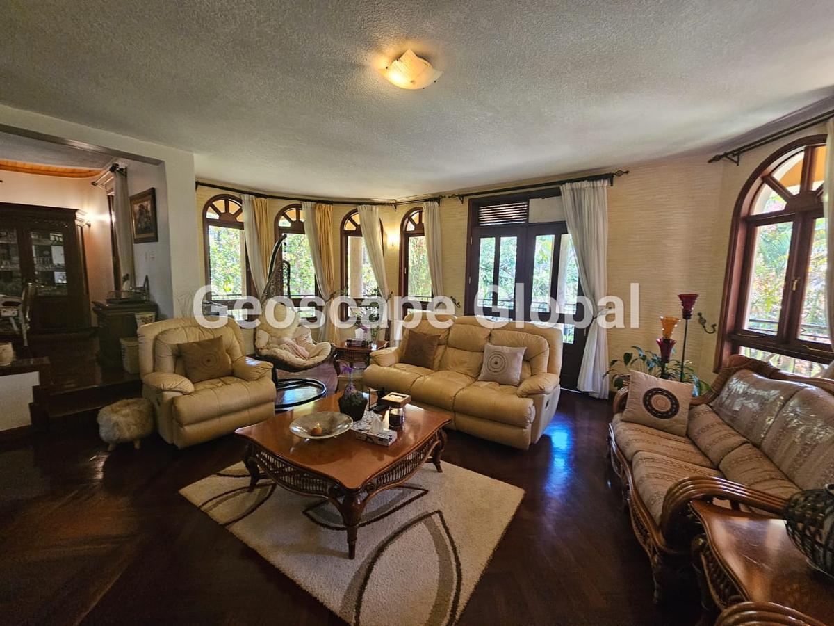 5 Bed House with En Suite in Runda - 7