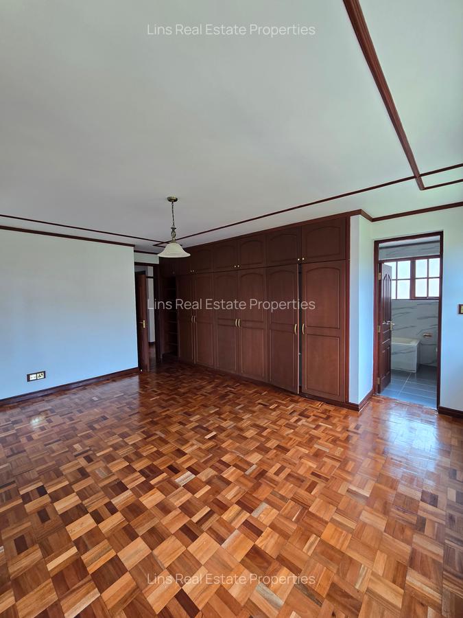 4 Bed Townhouse with En Suite in Lavington - 11