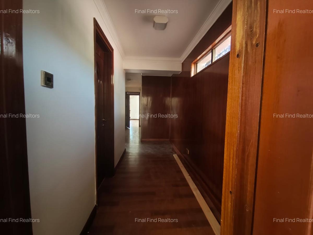 6 Bed House with Staff Quarters in Runda - 8