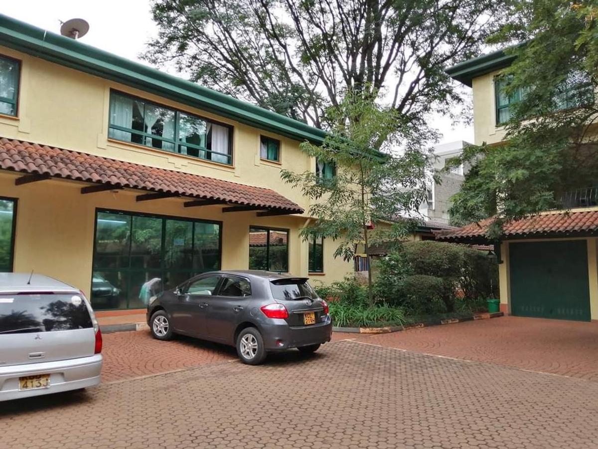 4 Bed Townhouse with En Suite at Westlands - 4