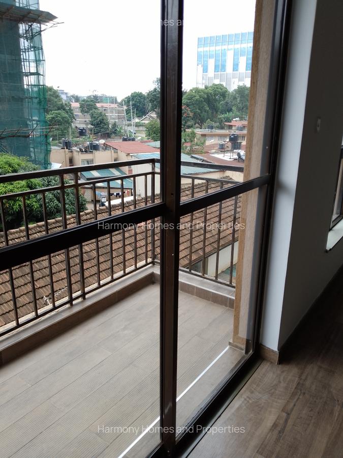 3 Bed Apartment with En Suite at Parklands - 12