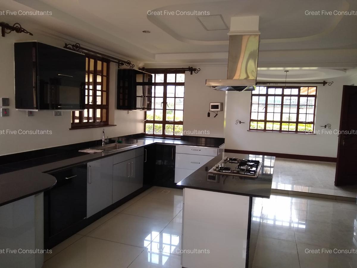 5 Bed Villa with En Suite in Runda - 8