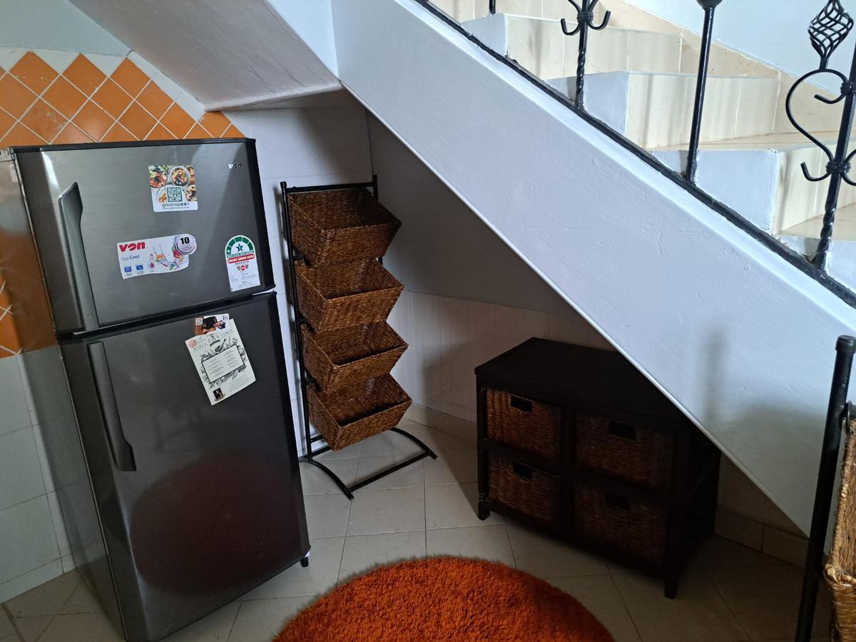 Serviced 2 Bed Apartment with En Suite in Runda - 4