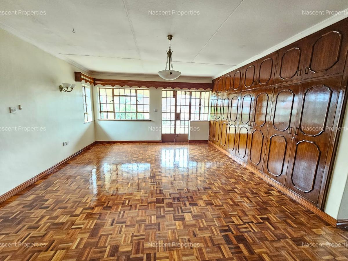 4 Bed House with En Suite at Evergreen - 13