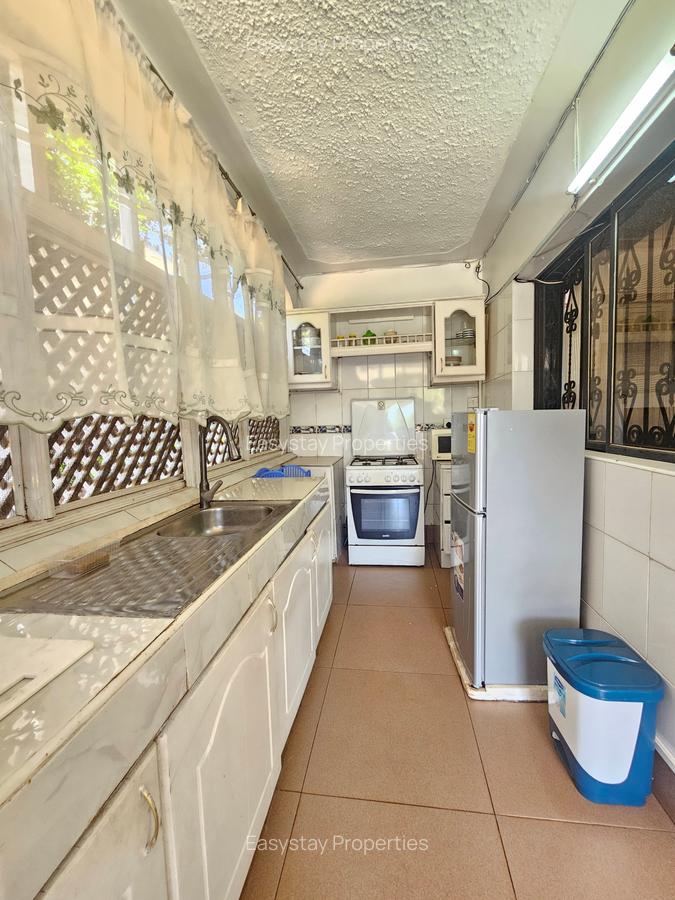 1 Bed House with En Suite in Nyari - 4