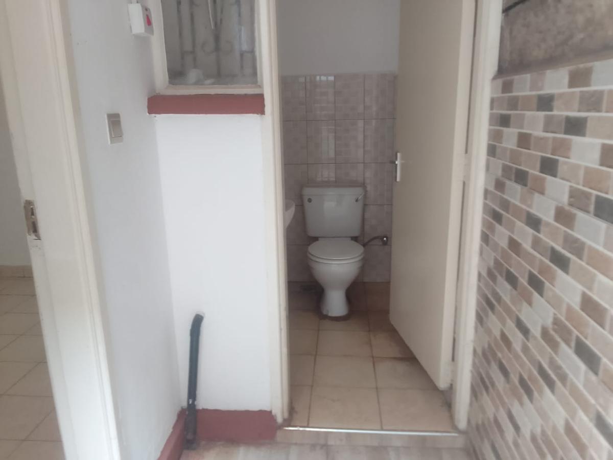4 Bed Villa with En Suite in Brookside - 15