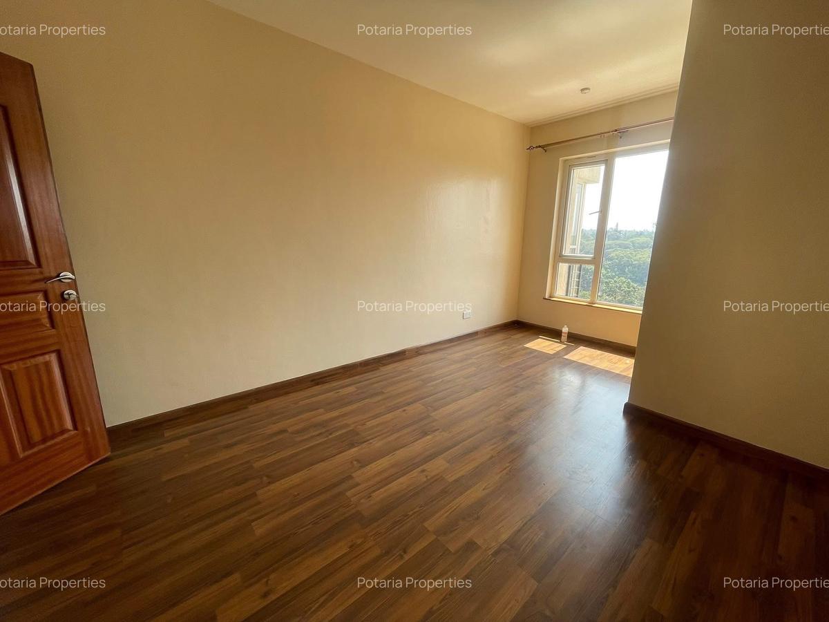 4 Bed Apartment with En Suite in Parklands - 10