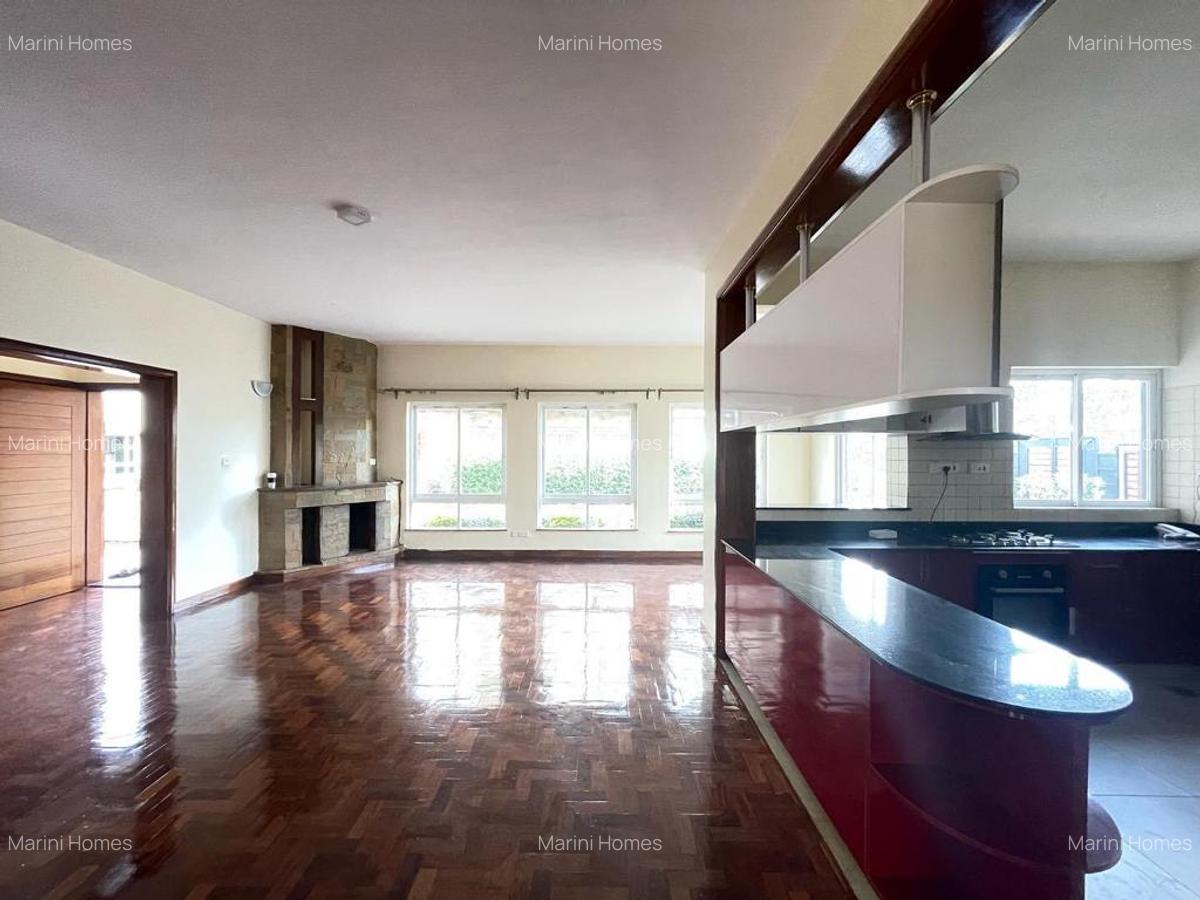 5 Bed Townhouse with En Suite in Lavington - 7