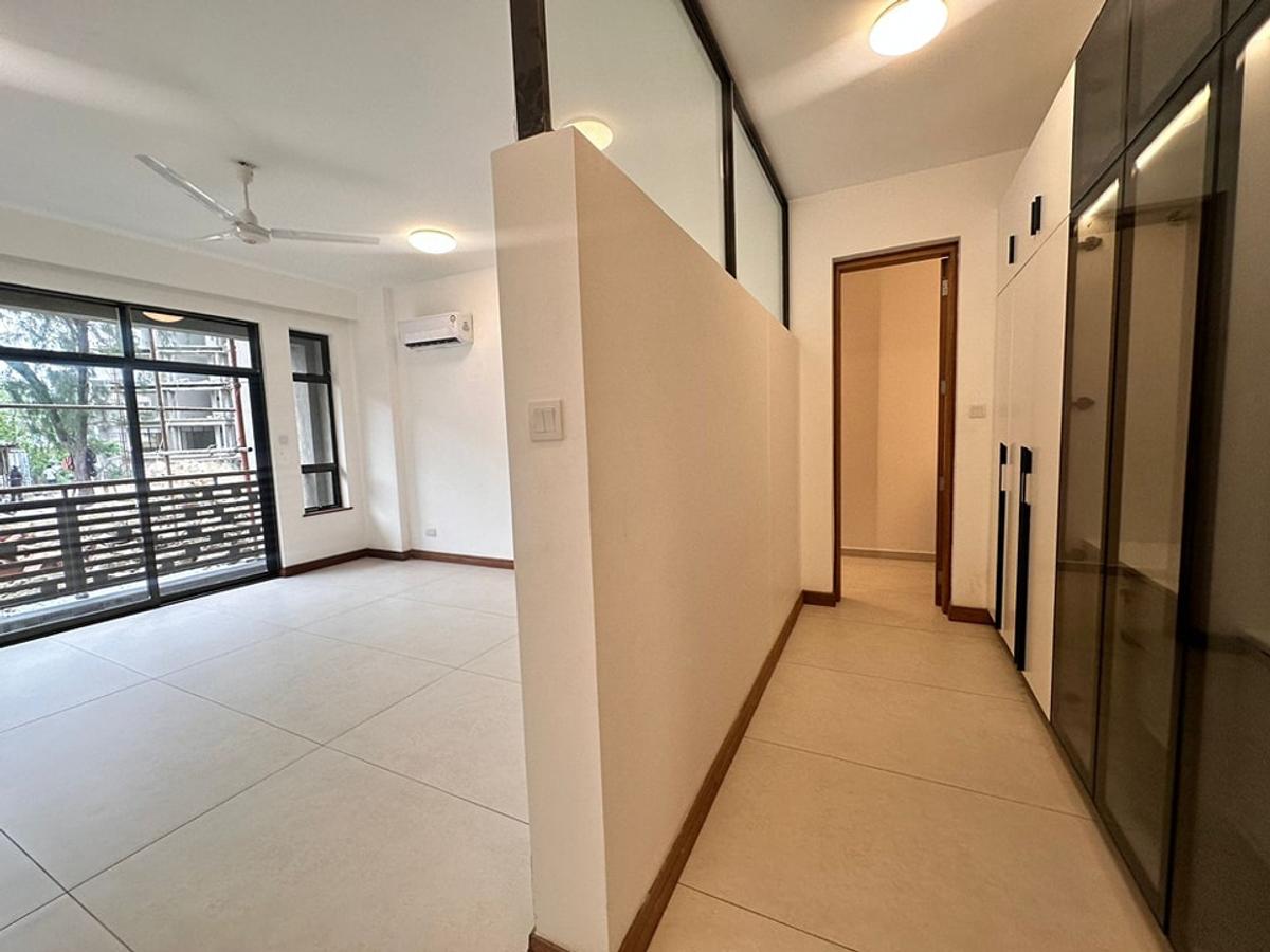 Serviced 3 Bed Apartment with En Suite in Nyali Area - 11