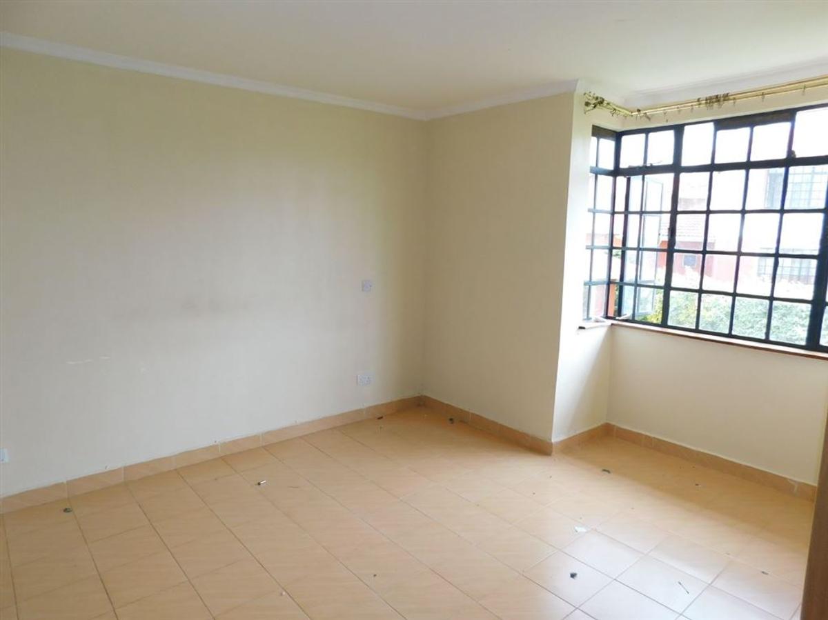 3 Bed House with En Suite at Fourways Junction - 11