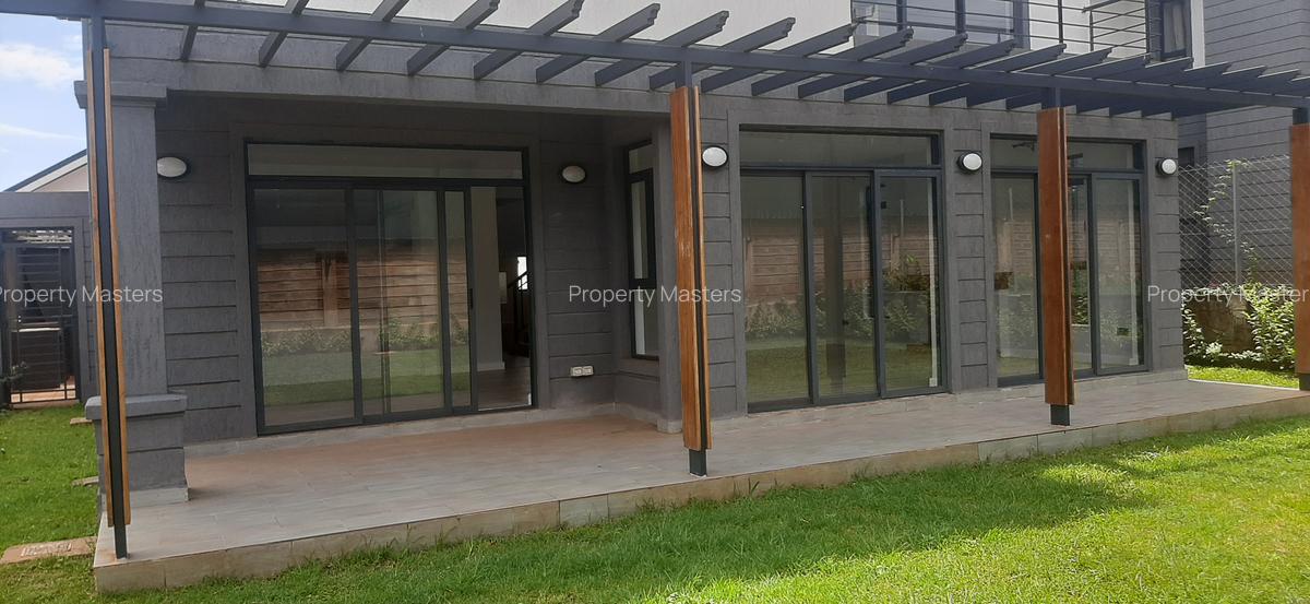 3 Bed Villa with En Suite at Five Star Estate - 1