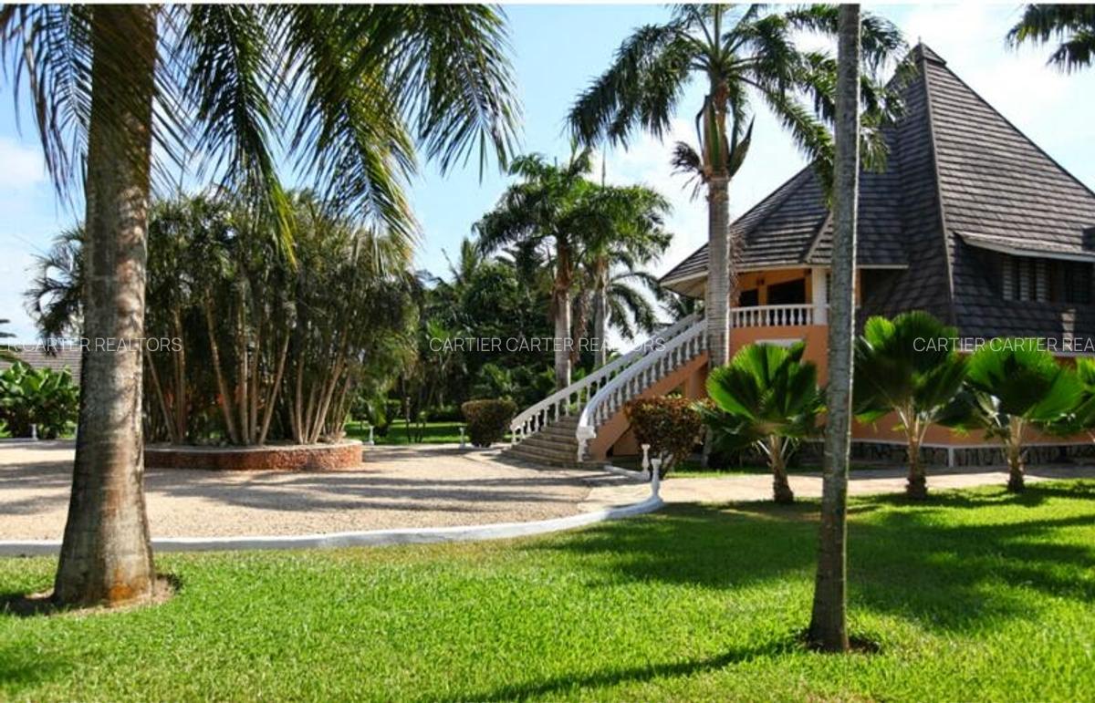 6 Bed Villa with Swimming Pool in Diani - 7
