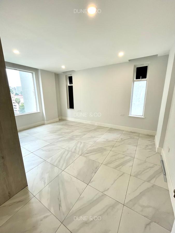 Serviced 1 Bed Apartment with En Suite in Westlands Area - 11