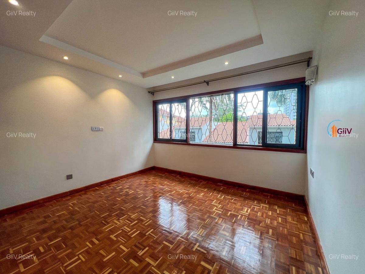 4 Bed Townhouse with Garden in Westlands Area - 13