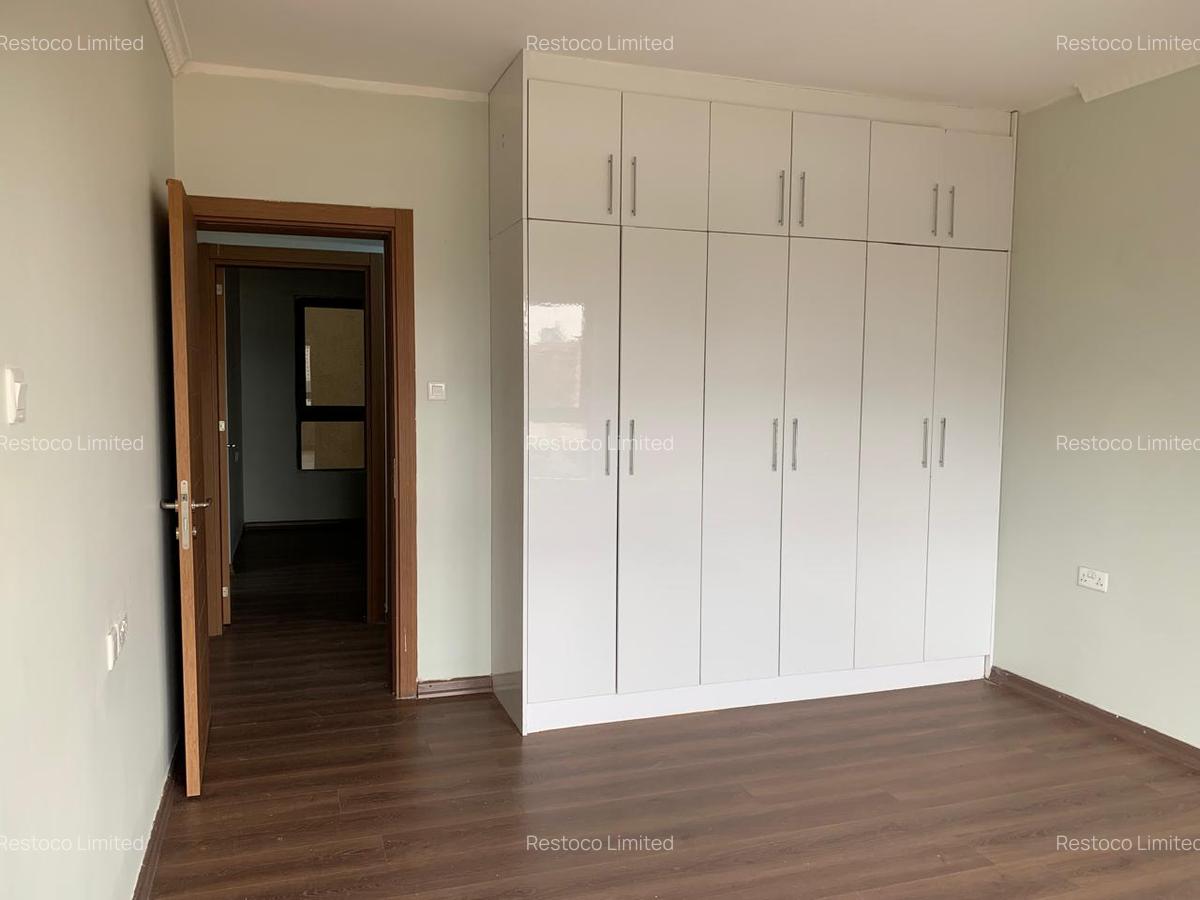 3 Bed Apartment with En Suite at Rose Avenue - 18