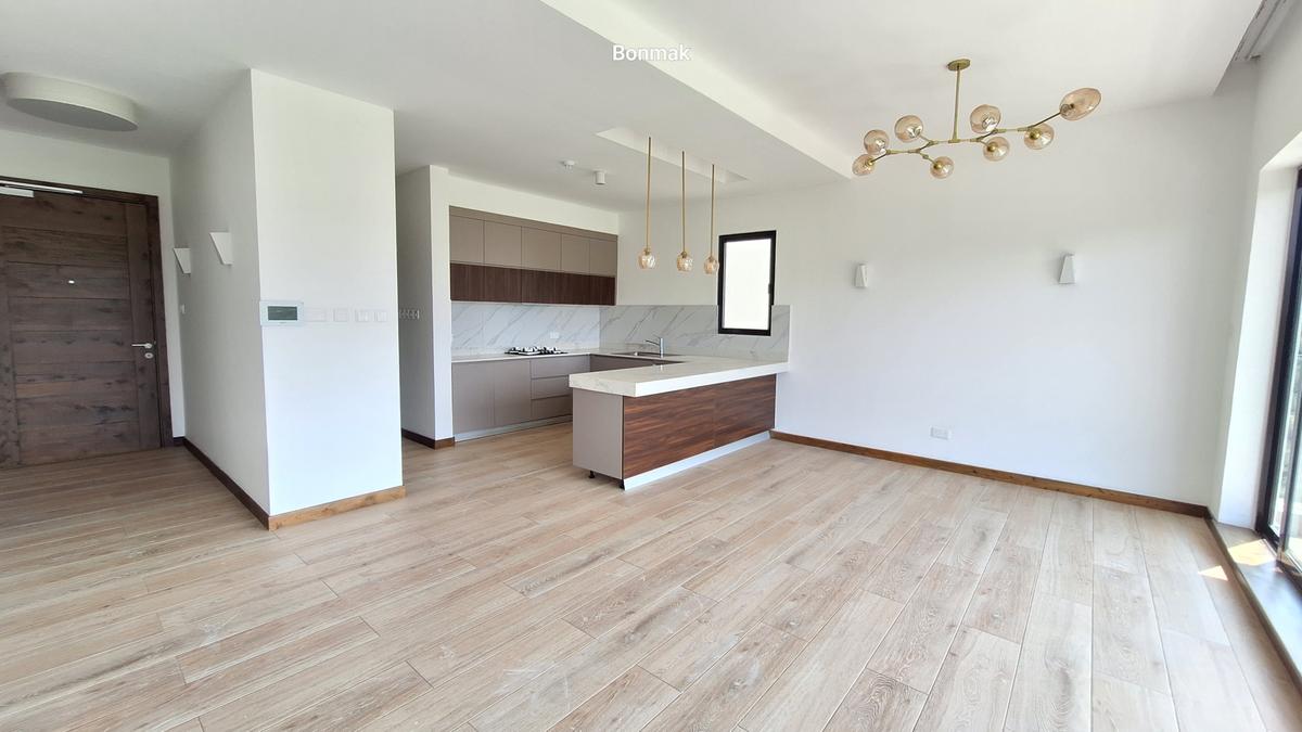 2 Bed Apartment with En Suite at Rossylin Road - 9