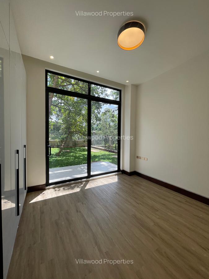 6 Bed Villa with En Suite in Spring Valley - 12