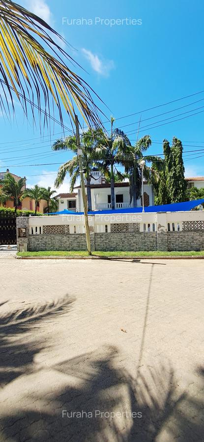 4 Bed Villa with En Suite at Nyali - 2