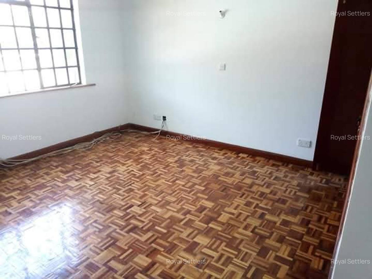 4 Bed Apartment with En Suite at Brookside Grove - 9