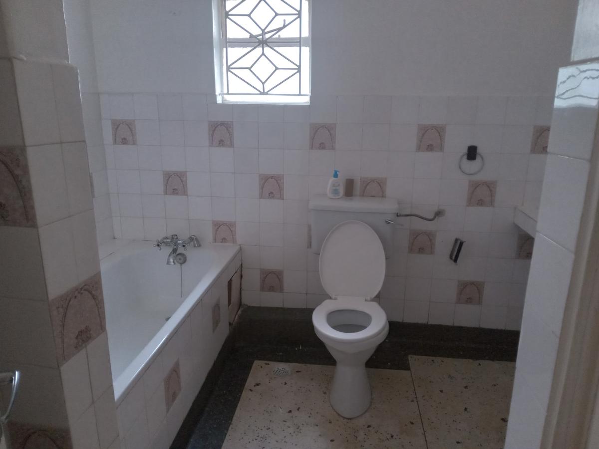 4 Bed House with En Suite at Nyari Area - 14