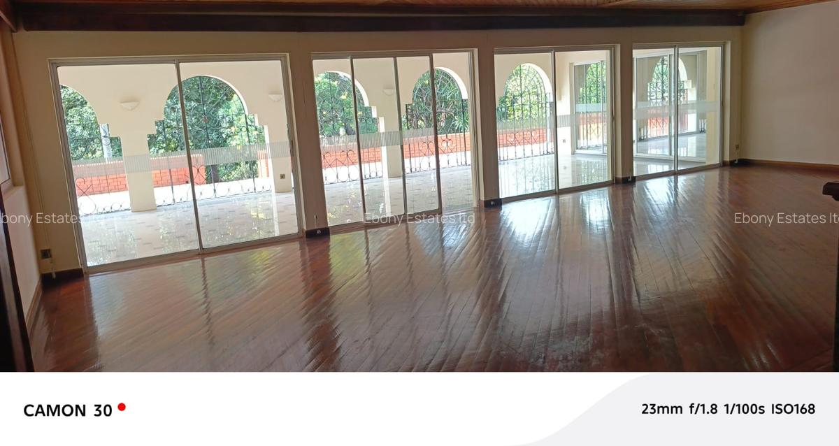 10 Bed Townhouse with En Suite in Lavington - 19