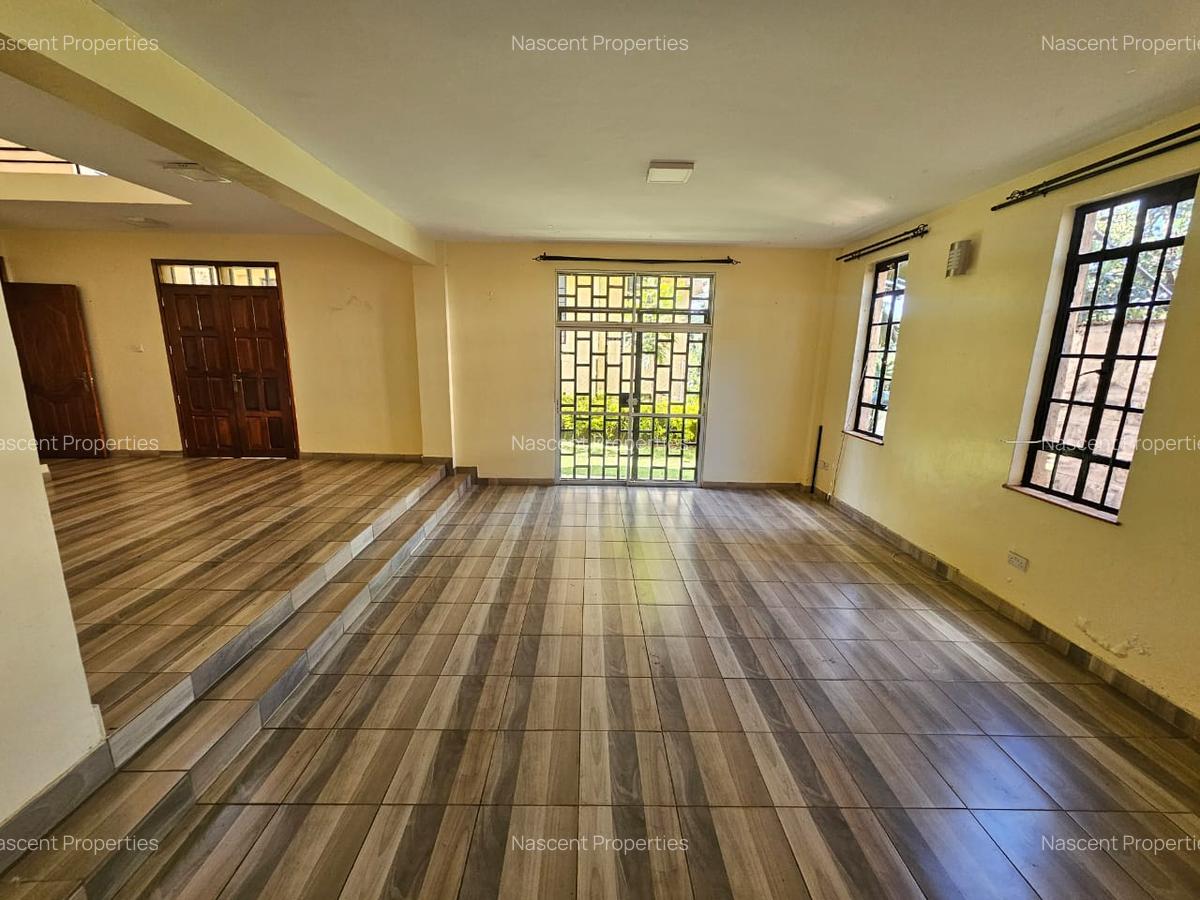 5 Bed Townhouse with En Suite in Kyuna - 14