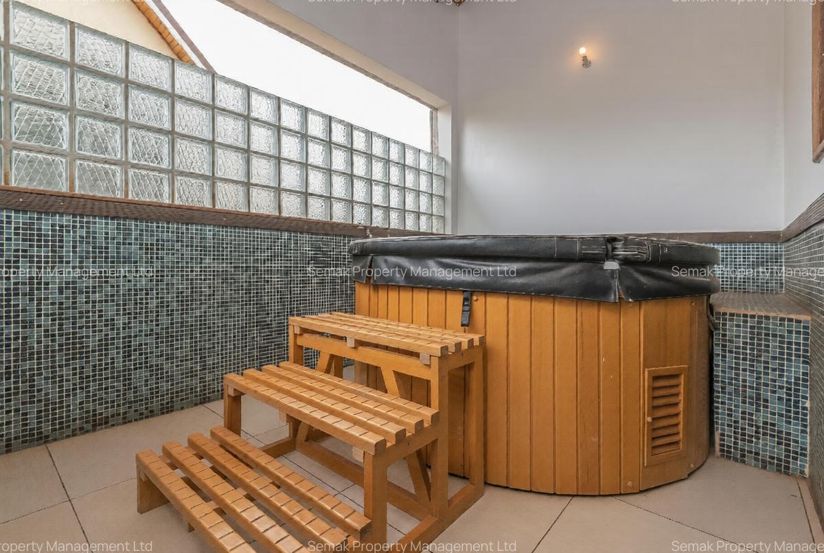 5 Bed Townhouse with En Suite in Lavington - 14