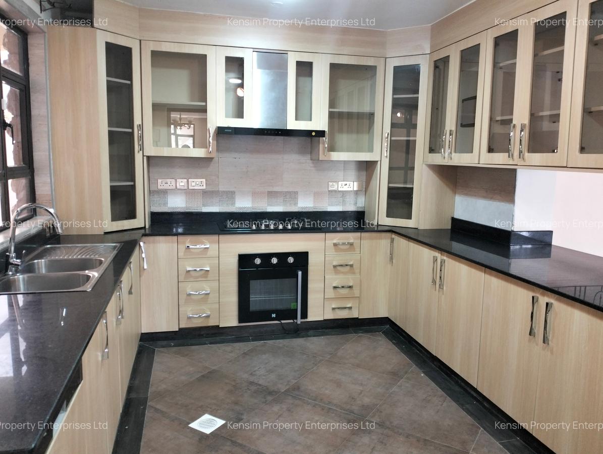 5 Bed Townhouse with En Suite in Lavington - 5