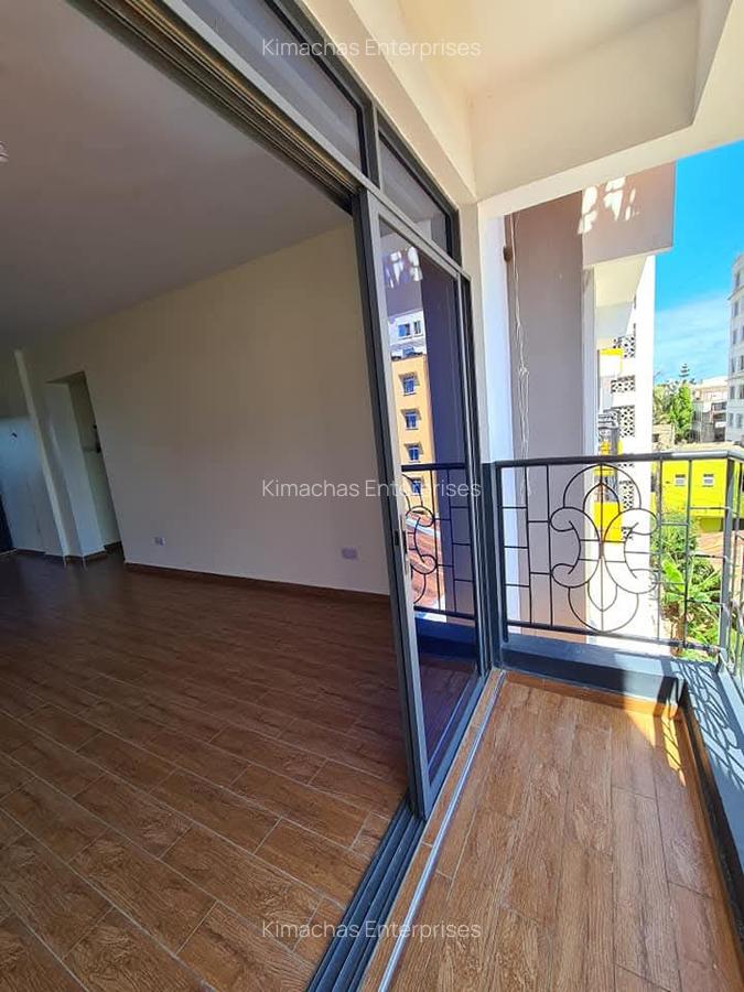 3 Bed Apartment with En Suite at Beach Road - 3