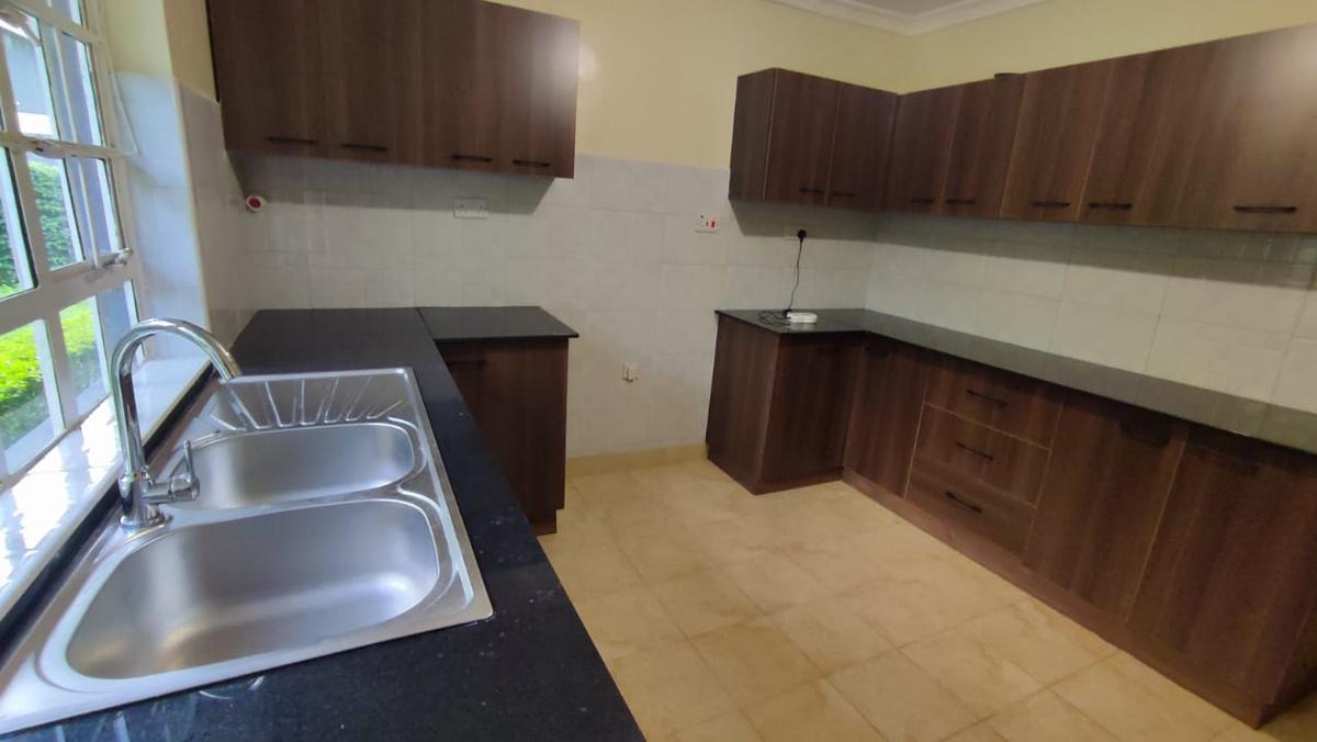 1 Bed House with En Suite at Loresho - 10