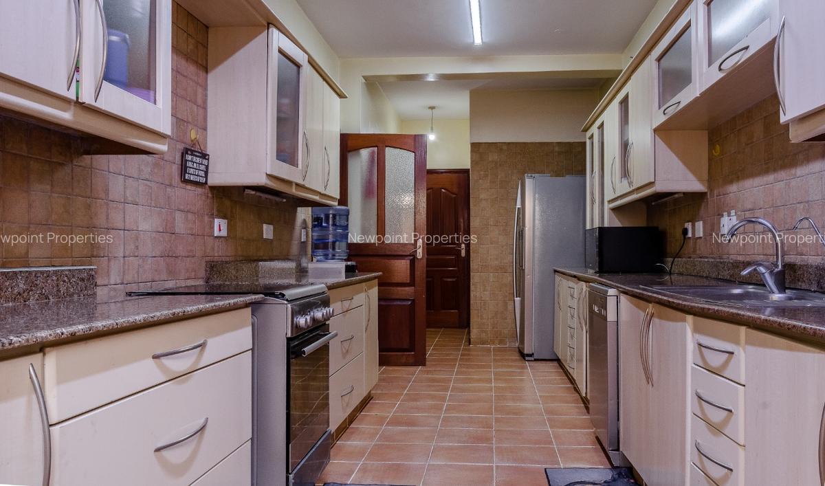 5 Bed Townhouse with En Suite in Kilimani - 3