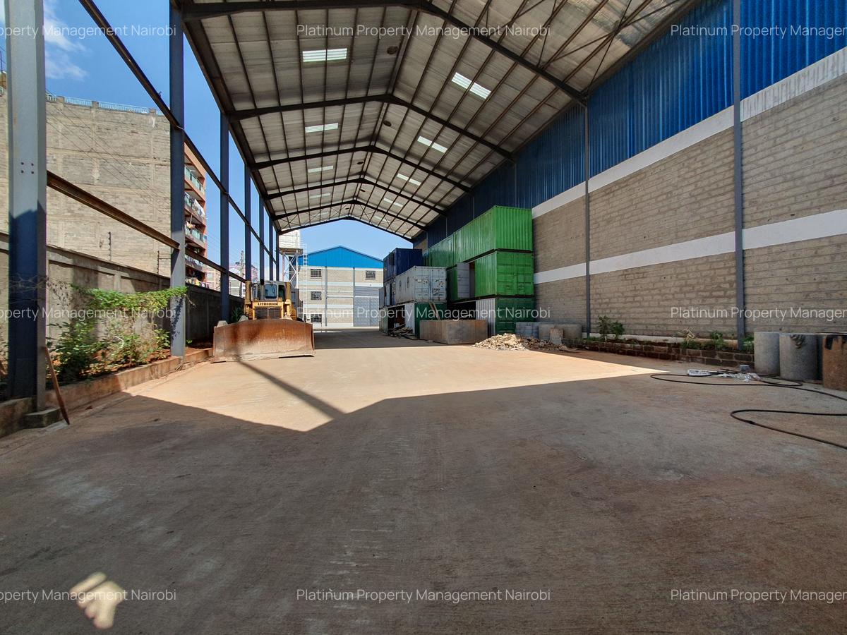 15,945 ft² Warehouse with Backup Generator at Airport North Road - 18